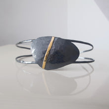 Load image into Gallery viewer, Golden Veil Cuff
