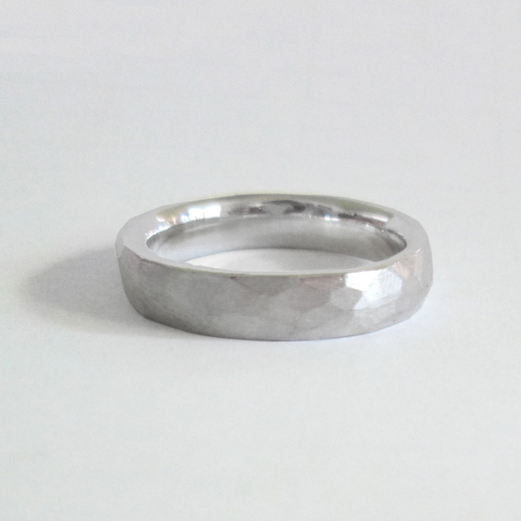 FACETED BAND-4.5MM