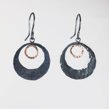 Load image into Gallery viewer, Pallene Earrings
