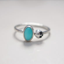 Load image into Gallery viewer, Little Turquoise Skull Ring
