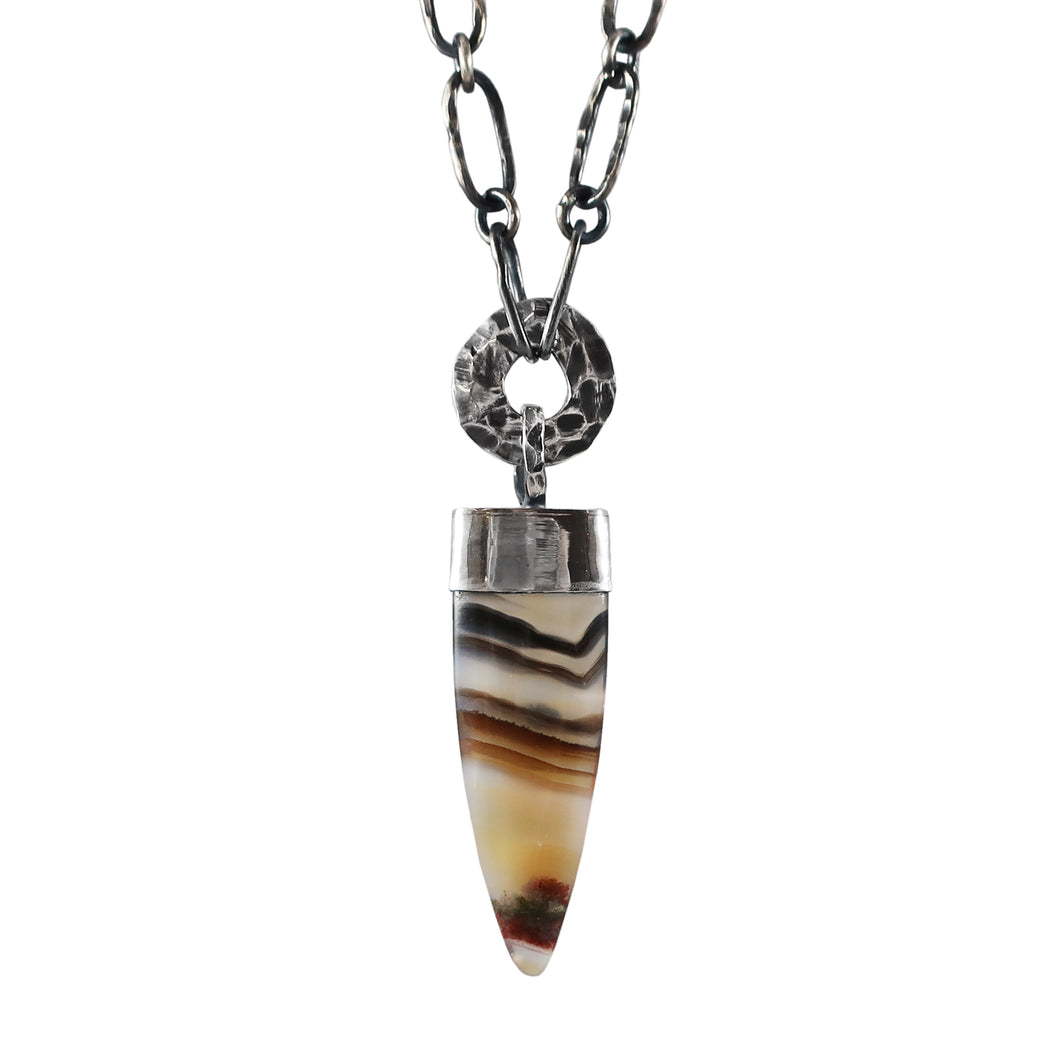 AGATE SPEAR NECKLACE