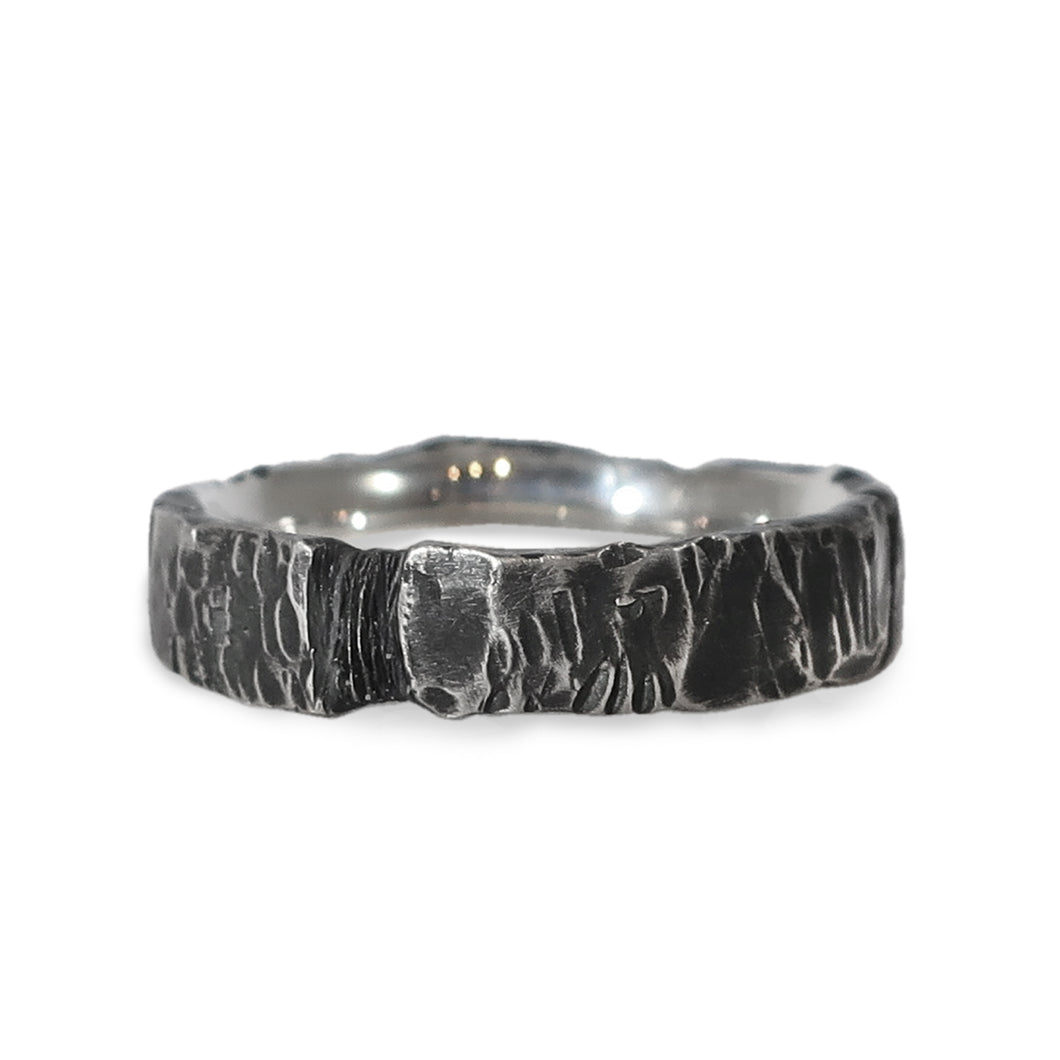 TEXTURED SILVER BAND